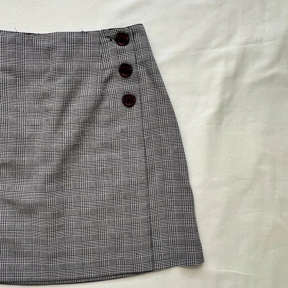 Vintage 90’s Plaid High Waisted Plaid Mini Skirt - Picture 3 of 8